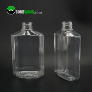 İki adet 12oz Sızdırmaz El Dezenfektanı Kabı - gri bir arka plan üzerinde 28/410 plastik şişe dağıtıcı pompası, üzerinde "somewang.com" yazan bir filigran.