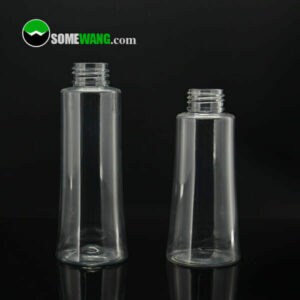 Üst kısmında "somewang.com" metni bulunan, yansıtıcı siyah bir yüzey üzerinde Tonerler, Serumlar, Kremler ve Losyonlar için iki adet boş şeffaf 120ml/4 oz Boston Yuvarlak Şişe.