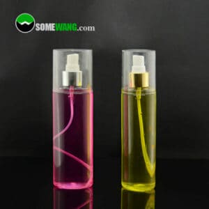 Deux flacons vaporisateurs de parfum en plastique PET transparent de 8,3 oz contenant des liquides roses et jaunes sur une surface réfléchissante, étiquetés « somewang.com », dotés de pulvérisateurs en aluminium.