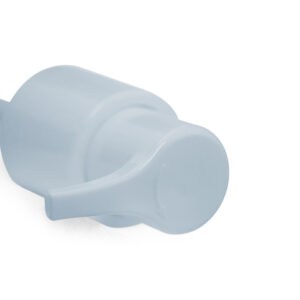 Une pompe distributrice de flacon en plastique bleu clair 24/410 pour cosmétiques, lotions et gels avec une poignée compacte de type mécanisme.