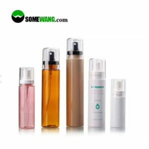 "somewang.com" etiketli ve cilt bakım ürünleri içeren, çeşitli boyut ve renklerde beş adet 50 ml'lik Fabrika Fiyatlı Cilt Bakımı Ambalaj Spreyi PET Aerosol Şişesi.