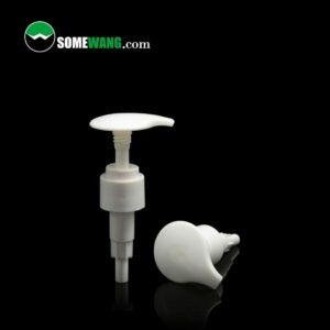 White China manufacturer big flat head lotion pump and cap on a black background with the logo "somewang.com" in the corner.