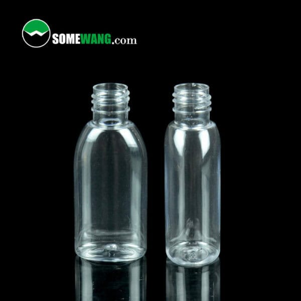 пустые бутылки от дезинфицирующего средства для рук