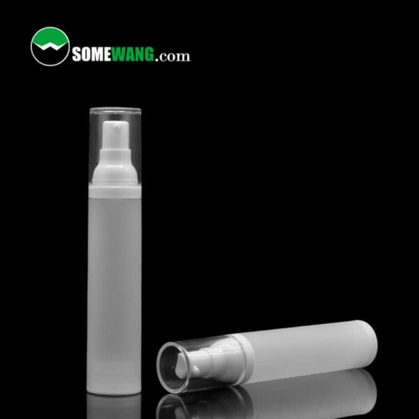 SWC-BPA10RF/30RF/50RF Luxury AS Airless Pump Bottle com tampa transparente, exibida contra um fundo escuro, com o logotipo "somewang.com" visível na parte superior.