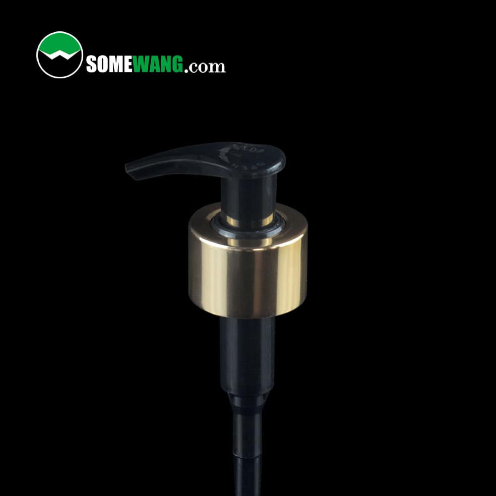 A black/gold 28-410 Plastic Lotion Pump on a black background with "SOMEWANG.com" and green logo in the top left corner.