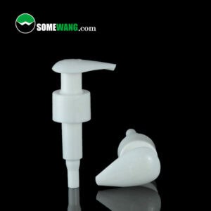 White 24-410 or 28-410 Custom color cosmetic plastic lotion pump and its cap on a reflective surface, with "somewang.com" logo in the background.