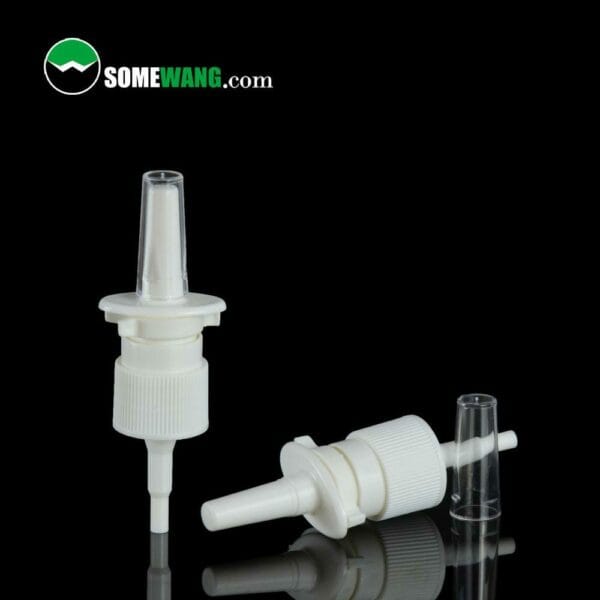 Duas vendas quentes!!! Bombas pulverizadoras nasais de plástico de 18 mm para uso médico exibidas em uma superfície reflexiva, com uma bomba adicional ao lado delas. O site "somewang.com" está visível no topo.