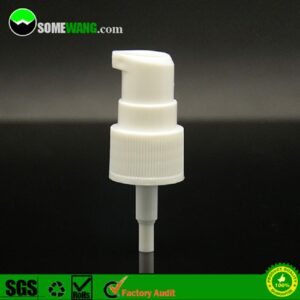 Pompe à crème de qualité garantie à bas prix en plastique blanc - Taille du cou 20/410, tête de distribution de sortie 0,12 CC, isolée sur fond gris avec le logo somewang.com et les logos de certification visibles.