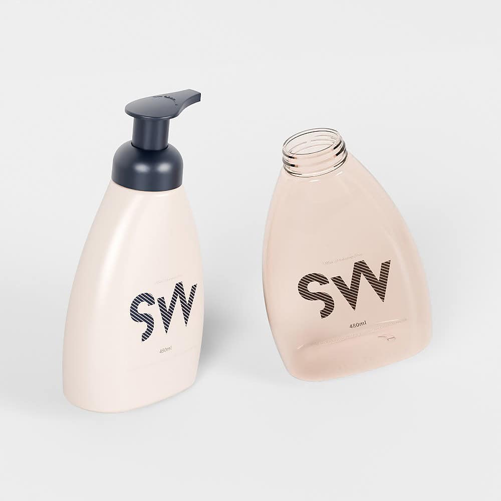 Dua dispenser HDPE 470ml anggun, satu tegak dengan pam hitam dan satu lagi di sisi, kedua-duanya mempamerkan logo "SW".