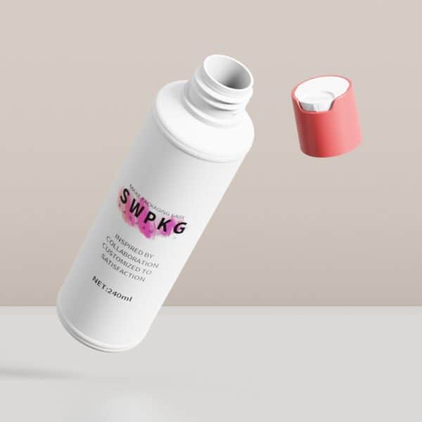 Chai PE SWPKG 240ml có thân màu trắng, nắp màu hồng trắng, nổi trên nền trung tính.