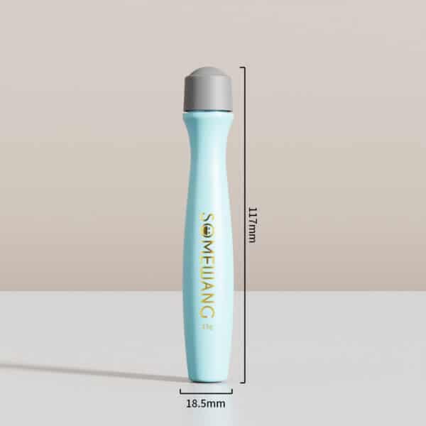 Botol krim mata roll-on biru muda 15ml dengan tutup abu-abu, berlabel "SOMEWANG 15g", tinggi 117mm, lebar 18,5mm.