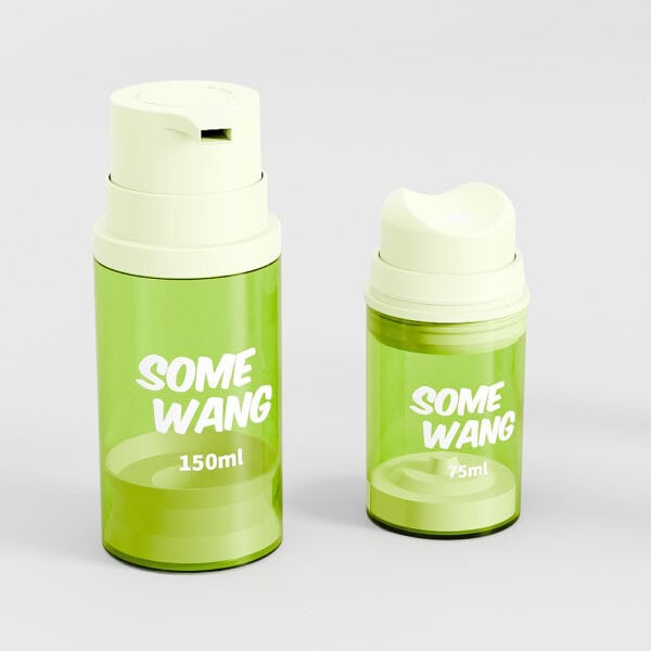 Twee groene flessen, met het label "SOME WANG 150ml" en "75ml", worden geleverd met een strakke 30ml Airless-fles. Alles is ontworpen voor gemak en stijl.