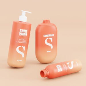 "SOME WANG" 라벨과 큰 'S' 로고가 붙은 오렌지색 그라데이션 에어리스 병 3개, 용량은 60ml~250ml입니다.