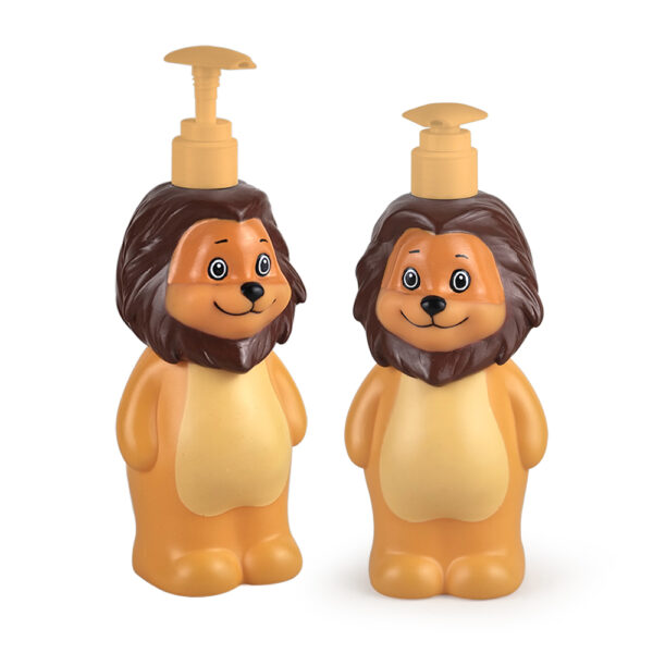 Two high-quality PE cartoon bottles shaped like lions, featuring smiling faces, brown manes, and tan bodies.