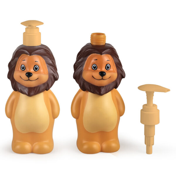 Two high-quality PE cartoon lion-shaped shampoo bottles, one with a pump attached and the other with the pump beside it.