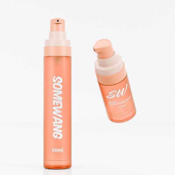 ขวดเครื่องสำอางสีส้มสองขวด ขนาดละ 50 มล. มีตราสินค้าว่า "SOMEWANG" และ "SW MAKE PACKAGING FAST" นำเสนอโซลูชันที่ทันสมัยและปรับแต่งได้