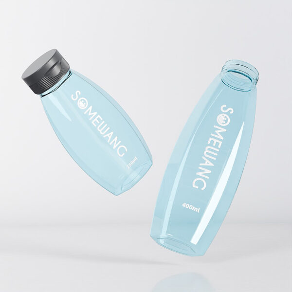 Dua botol PET "Somewang" jernih, 250ml & 400ml, sesuai untuk kosmetik, ditunjukkan pada latar belakang biasa.