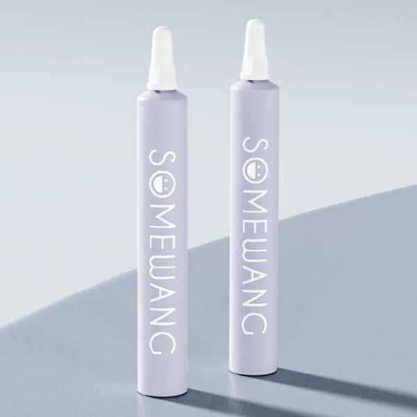 Two tall bottles with dropper tops stand side by side on a reflective surface, resembling the 15ml PE Skincare Tube. Label: "SOMEWANG.