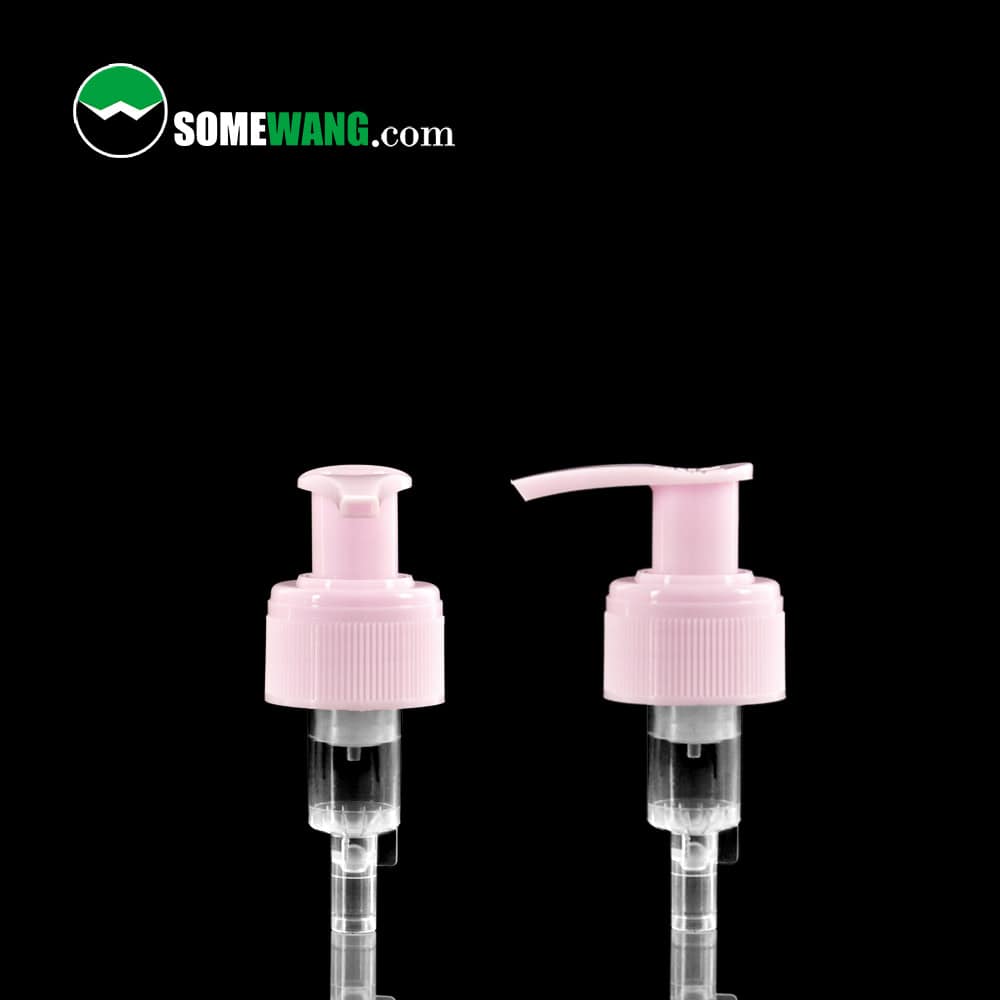 Two pink pump dispensers against a black background: left with a foaming nozzle, right with a 24/410 pump sprayer. "SOMEWANG.com" at top left.