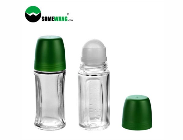 Dua botol kaca roll-on 50ml dengan penutup hijau, satu bertutup dan satu tidak bertutup. "SOMEWANG.COM" berada di penjuru kiri sebelah atas.