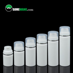 Juego de seis frascos sin aire (de 30 ml a 150 ml) con tapas transparentes, ideales para sérums faciales. Presenta el logotipo de SOMEWANG.com sobre un fondo negro.