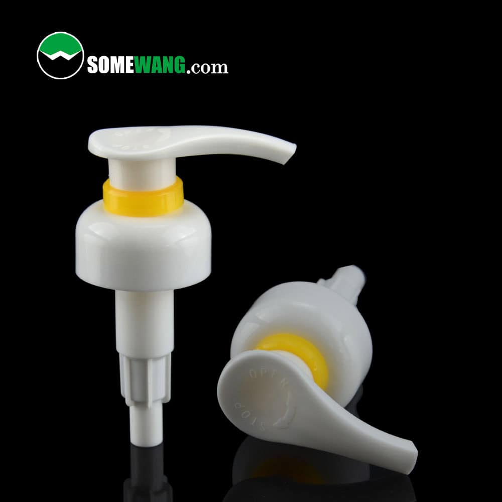 Two plastic lotion dispensers (white/yellow) sit on a black surface. "Somewang.com" logo in top-left complements the 350ML PET bottle design.