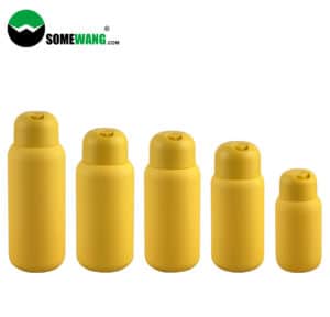 Cinque bottiglie gialle SOMEWANG in HDPE con tappi disc-top, disposte una accanto all'altra.