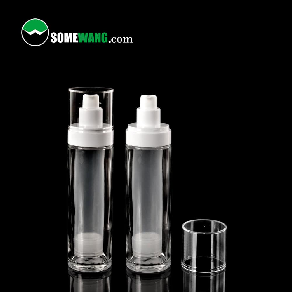 두 개의 에어리스 펌프 병(30ml & 50ml)은 흰색 디스펜서와 검은색 배경에 투명 캡이 있습니다. 왼쪽 상단에 "Somewang.com" 로고가 있습니다.