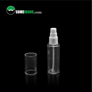 A transparent 50ML PET spray bottle with a white nozzle, branded "SOMEWANG.com," is ideal for storing lotion or serum.