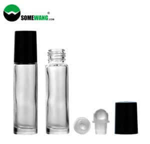 Hai chai thủy tinh dạng lăn 10ml (D20mm), một chai mở, để lộ nắp, bi lăn và nút. Có nắp màu đen và thiết kế chống rò rỉ. Logo: SOMEWANG.COM.