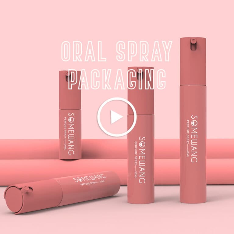 ขวดสเปรย์ฉีดช่องปาก "Somewang" สีชมพู 4 ขวดวางอยู่ท่ามกลางฉากหลัง พร้อมด้วย "บรรจุภัณฑ์สเปรย์ฉีดช่องปาก" อยู่ด้านบน แสดงให้เห็นถึงการออกแบบที่ทันสมัยและล้ำสมัย