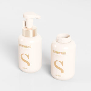 Two cream-colored 300ML PET bottles on a white background: one with a foam pump labeled "SOMEWANG 300ml," the other uncapped.