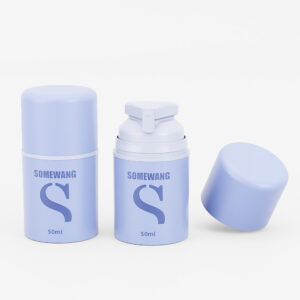 Two 50ml SOMEWANG PP empty bottles, one capped and one open, provide a reliable airless serum bottle design.