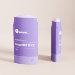 Dua batang deodoran ungu anggun dari SOMEWANG.com berdiri dengan latar belakang neutral, tersedia dalam saiz 75ml dan 15ml untuk kegunaan mudah.