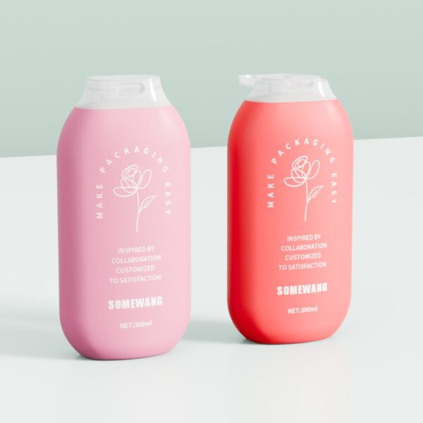 Sono mostrate due bottiglie da 300 ml, una rosa e una rossa con motivi floreali e la scritta "MAKE PACKAGING EASY/SOMEWANG", su sfondo bianco.