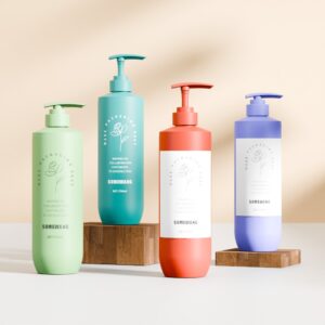 녹색, 청록색, 산호색, 라벤더색의 PP 펌프가 장착된 750ml PE 병 4개 세트 - 컨디셔너나 바디 크림에 적합합니다.