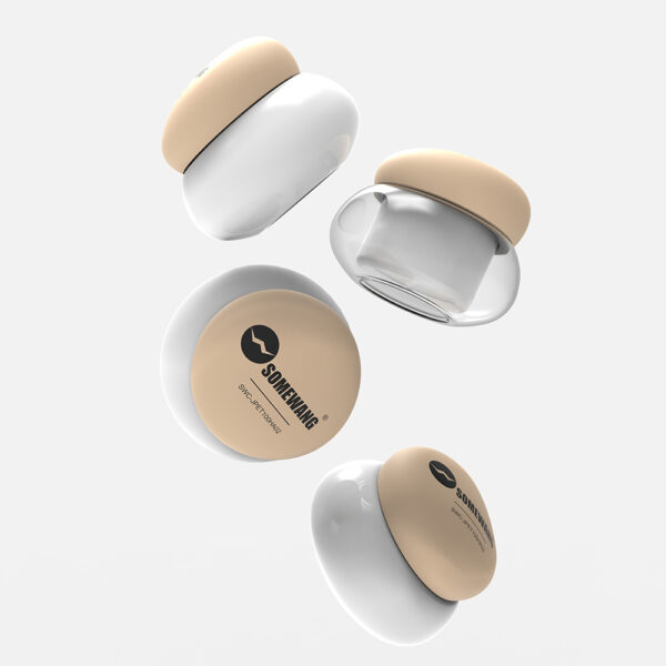Vier ronde dubbelwandige PET-potten (50 ml, 100 ml, 200 ml) met beige deksels drijven op een witte achtergrond en zijn voorzien van het label "SOMETHING SKINCARE".
