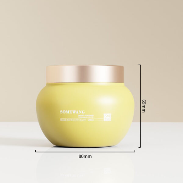 Pot cosmétique PET jaune de 250 ml avec couvercle doré (80 mm x 69 mm) présenté sur fond beige avec lignes de cotes.