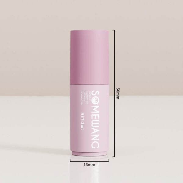 Chai lăn SOMEWANG 3ml màu hồng, cao 50mm, rộng 16mm, đứng thẳng trên bề mặt màu trắng với nhãn "SOMEWANG NET:3ml".